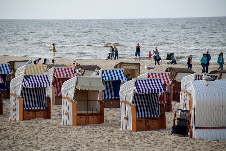 beach, trash, wicker baskets, beach baskets, beach basket, sea, holidays