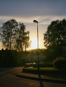 lámpaoszlop, naplemente, utca, fa, a szabadban