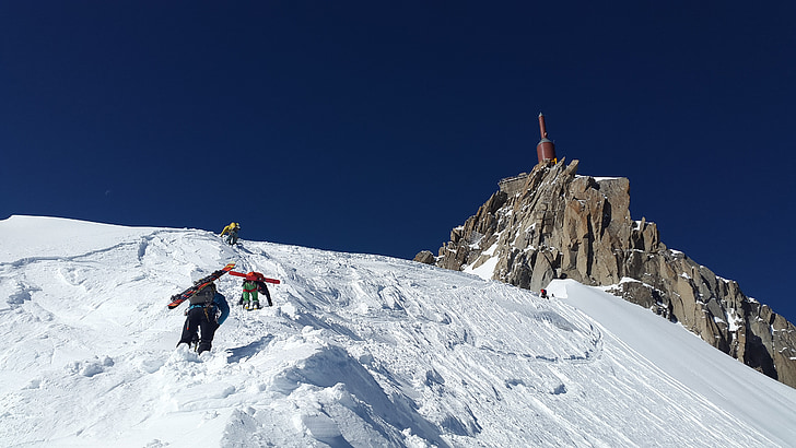 Aiguille du midi, horolezec, backcountry skiiing, skialpinizmus, Chamonix, horskej stanice, vysoké hory