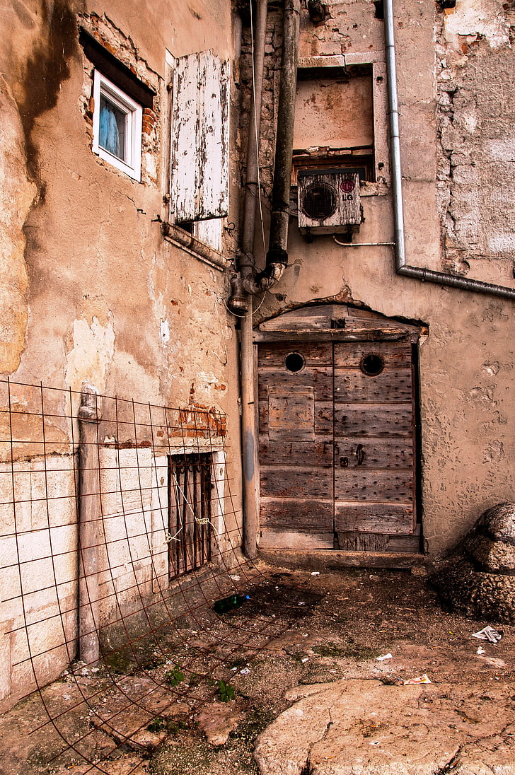 glimpse, old houses, door, old town, houses, istria, croatia