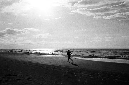 grayscale, photography, person, running, seashore, calm, sky