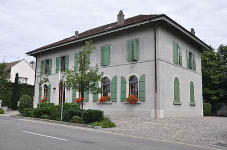Laconnex, városháza, Genf, környéken, Európa, coblestone, zöld redőnyök