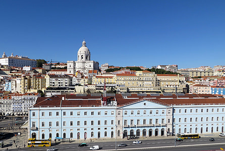 Lisabonas, dzīvojamo māju rajoni, baznīca, pilsētas ainava