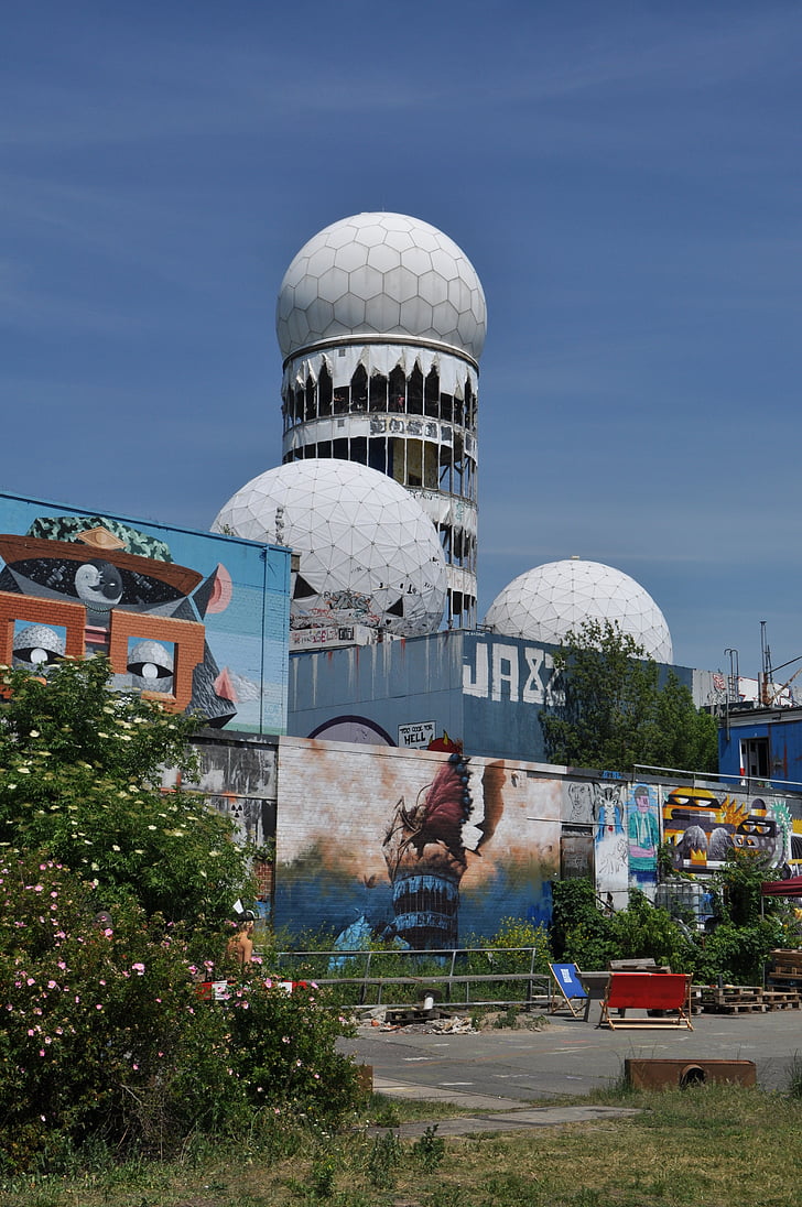 Teufelsberg, Berlín, pouliční umění, kopule, graffiti, zachycení stanice