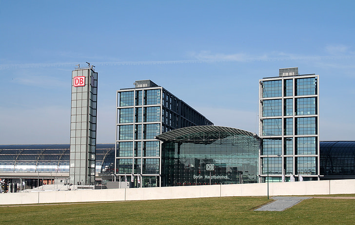 Stacja kolejowa, Główny dworzec kolejowy w Berlinie, Berlin, szklana fasada, budynek, Architektura