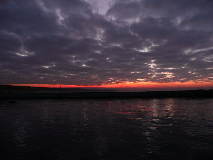 Ustka, el mar Báltico, puesta de sol