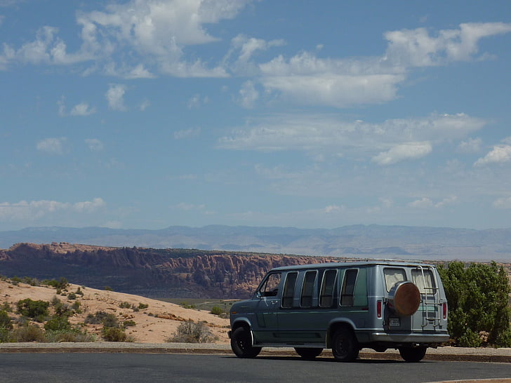 Stati Uniti d'America, viaggio on the Road, furgone Ford, Econoline, Parco nazionale, rocce rosse, Arizona
