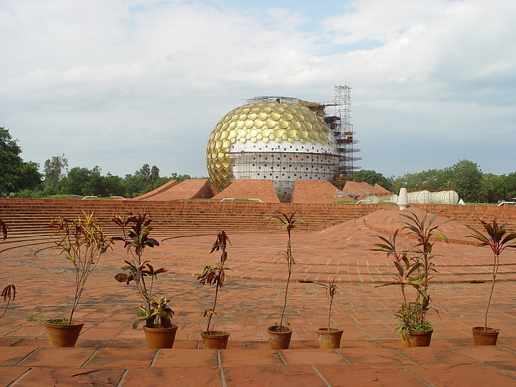 Hindistan, Pondichéry, Auroville, Pondichéry, Ashram, Altın kubbesi, Aurobindo Aşramı
