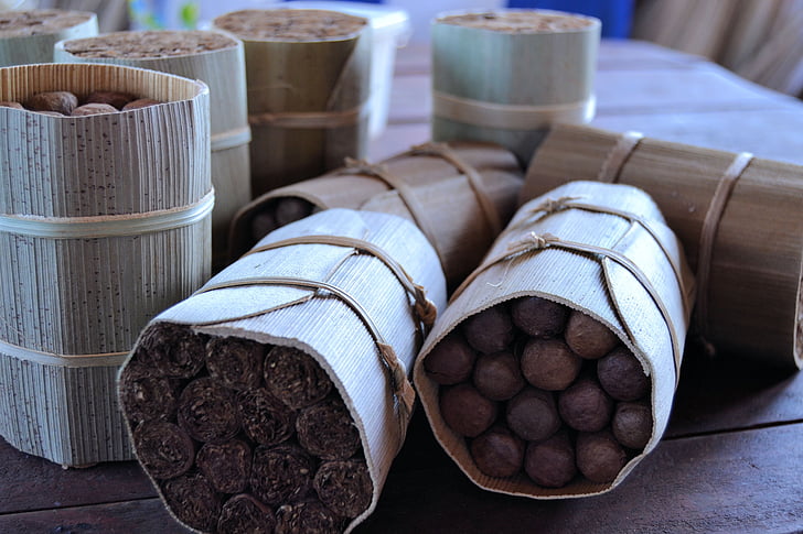Kuba, Vinales, tabak, Cigary, údolia Viňales