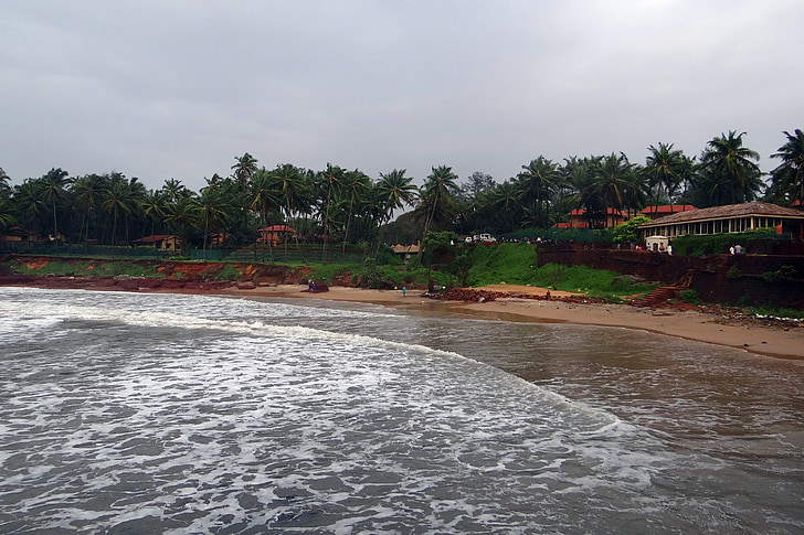 Mar Arábico, tempestuoso, praia, Goa, Índia