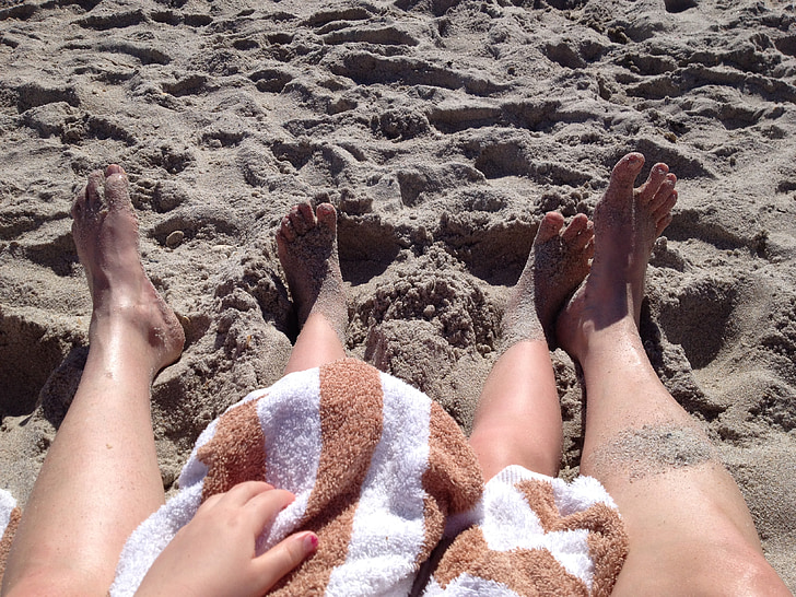 beach, feet, beach feet, summer, mother child, snuggle