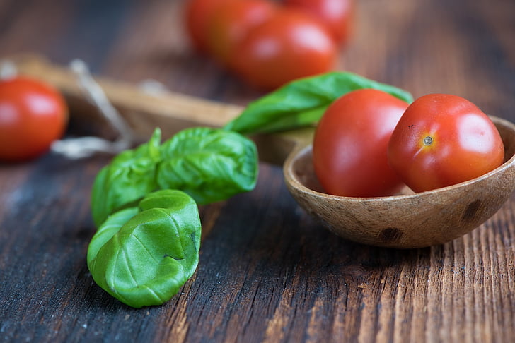 tomater, små tomater, rød, basilikum, grønn, krydder, urter