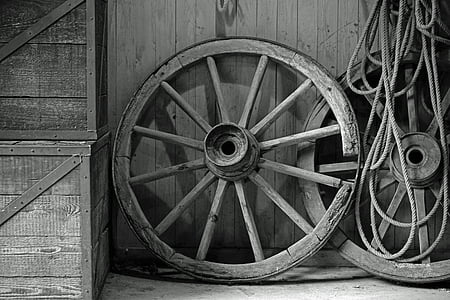 Stare koło, wagon wheel, czarny biały, koła, drewno - materiał, stary, staromodny