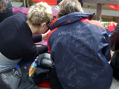 autograph hunters, fan, autograph, girl, ski jumper