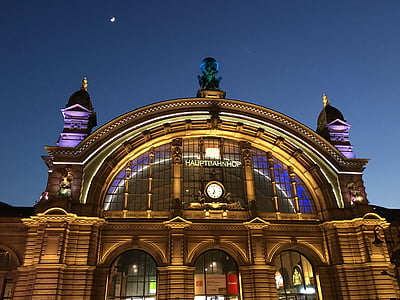 Gare centrale de Francfort, architecture européenne, vue de nuit
