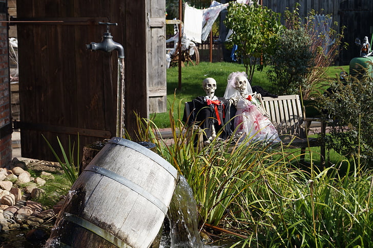 skeleton, bride and groom, autumn, barrel, faucet, halloween, creepy