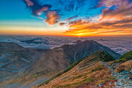 saulriets, kalns, rudens, Tateyama, ziemeļu Alpi, Japāna, septembris