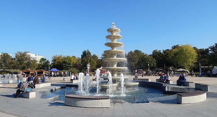 fontanas, parkas saloje, – pjūklas, Lenkija, parkas