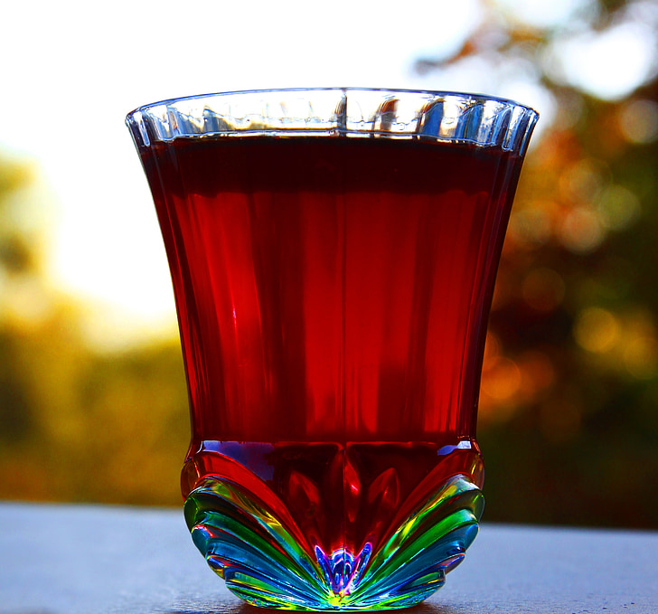 vidrio de tiro, vidrio coloreado, cordial de Berry, cordial, líquido rojo, partido, bar