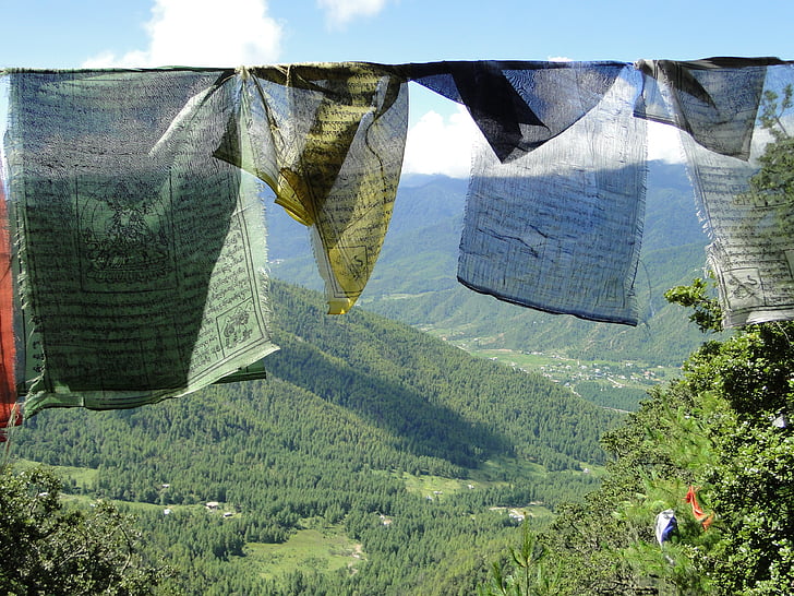 flagi modlitewne, góry, Bhutan