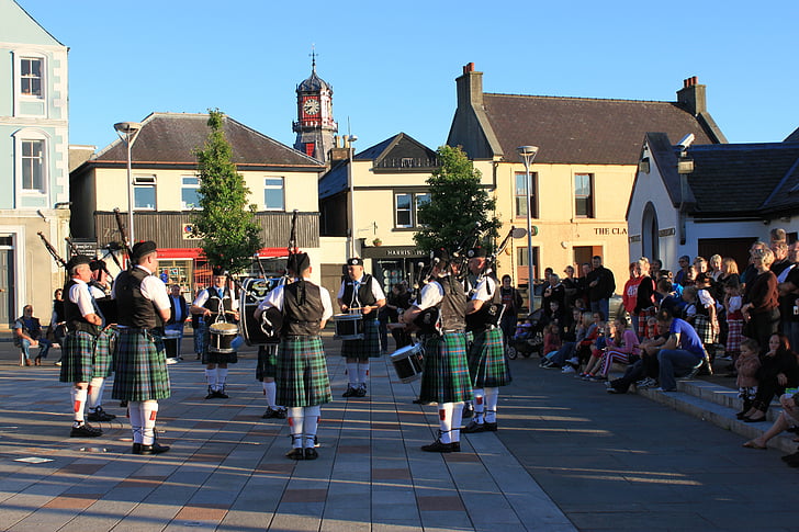 bagpipes, pipe band, drums and pipes, scotland, piping display