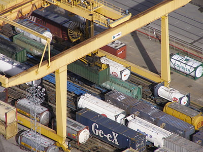 container, container crane, spreader, envelope, truck, transport, handling goods
