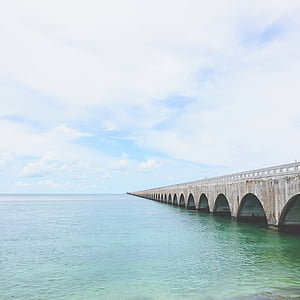 γκρι, γέφυρα, κοντά σε:, παραλία, φωτογραφία, σύννεφο, σύννεφα