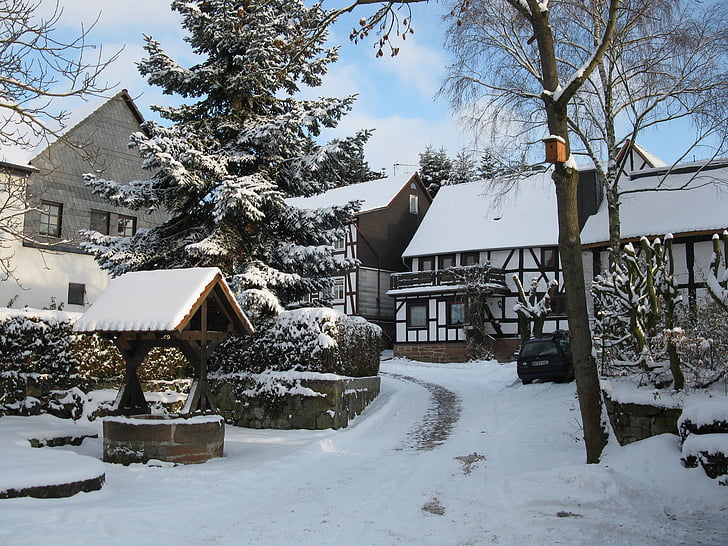 fachwerkhäuser, village scene winter, wintry