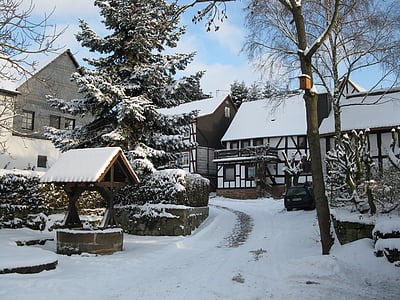 fachwerkhäuser, küla stseen talvel, talvistel
