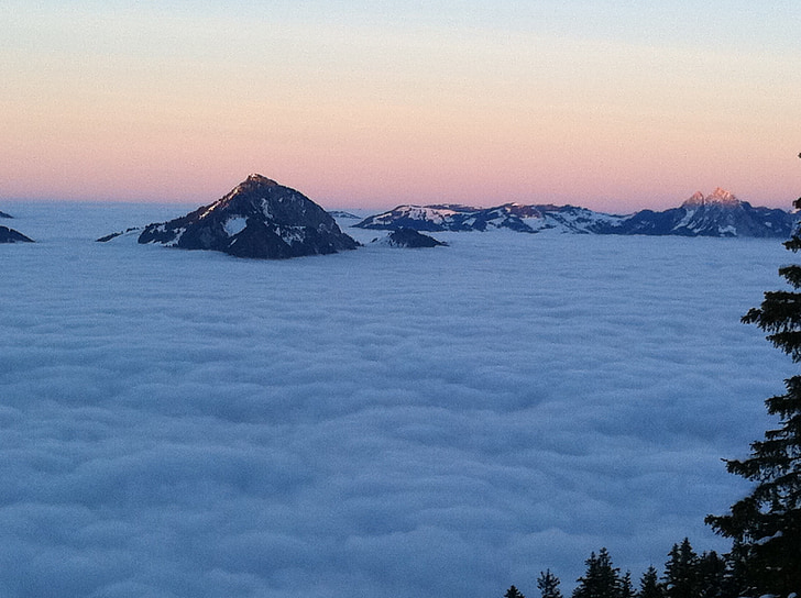 Nidwalden, Bergen, Panorama, mist, uitlopers van de Alpen, Beckenried, weergave