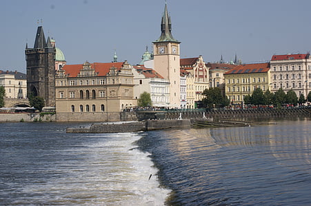 Prag, Vltava, floden, staden