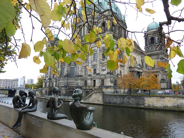 Hotellid: Berliin, muuseum, jõeäär, pronks, Statue, naine, arhitektuur