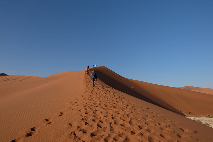 Namibia, Sossusvlei, Pustynia, piasek, człowieka, piesze wycieczki, podróży