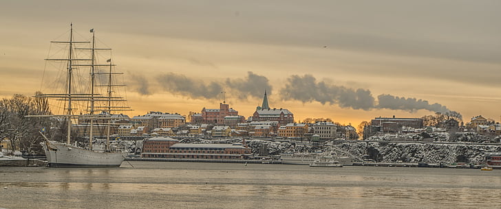 Södermalm, Stockholm, kouř, Národní romance, fasáda, loď, město