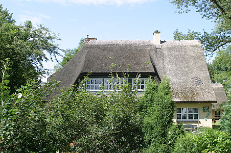 slamené, Domov, Rügen, ostrove Rujana, Baltského mora, chatrč so slamenou strechou, tradične