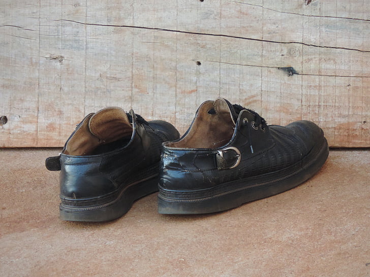 Scarpa, paio di scarpe, legno