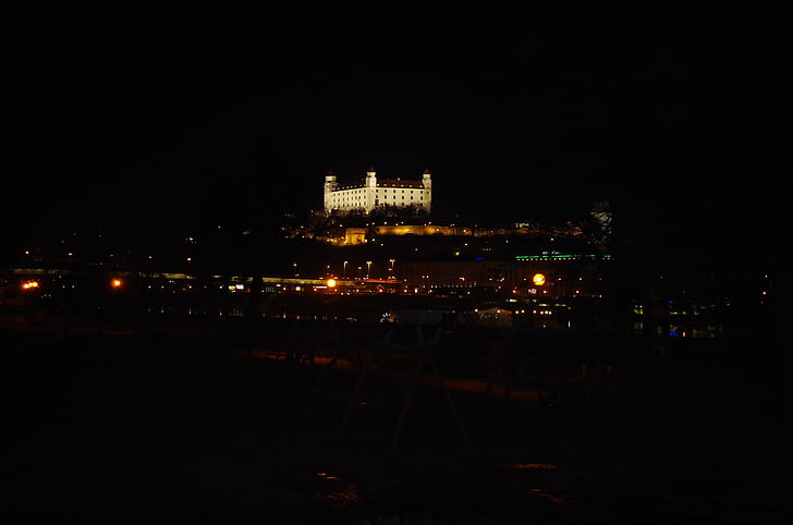Bratislava, slott, Slovakien, mörka, natt, belysning, lampor
