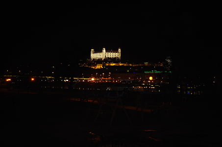 Bratislava, pilis, Slovakija, tamsus, naktį, apšvietimas, žibintai