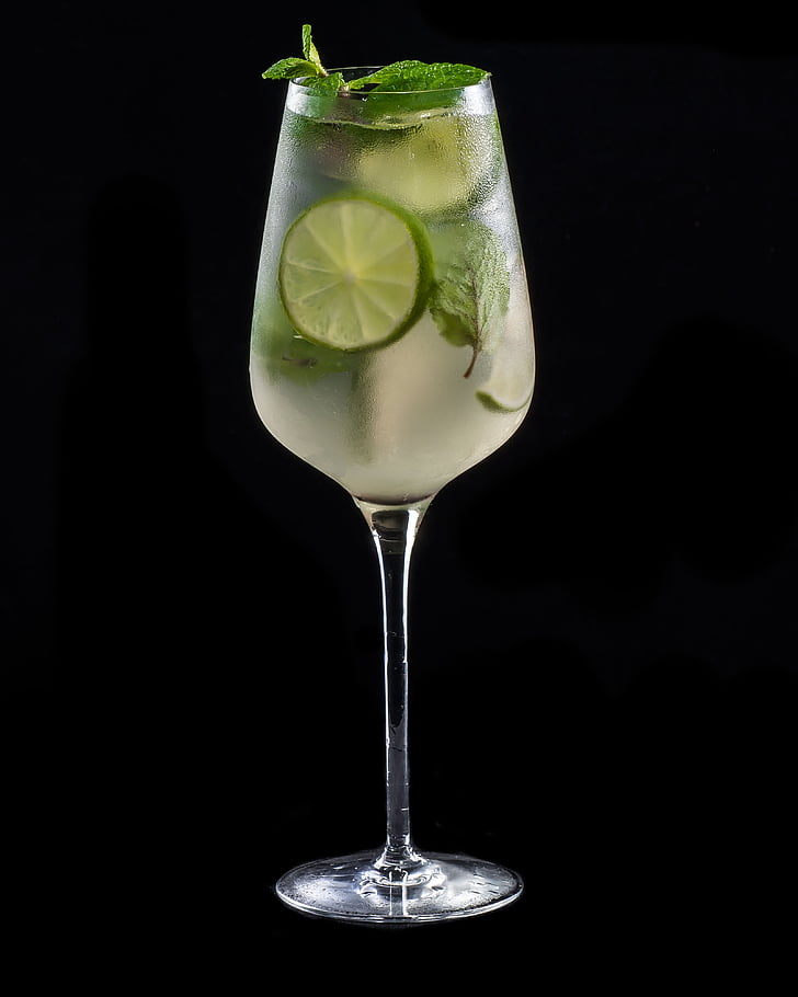 summer drink, cocktail, glass, hugo, tei, green, mint