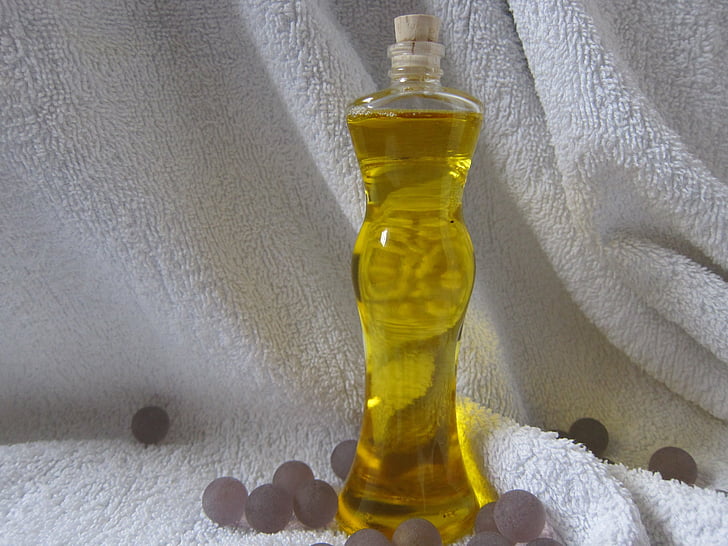 bath oil, oil, natural, skin care, aromatherapy, spa, bath