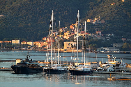 λιμάνι, Λα Σπέτσια, Ιταλία, Πλωτά καταλύματα, ιστιοπλοϊκό σκάφος, νερό, στη θάλασσα