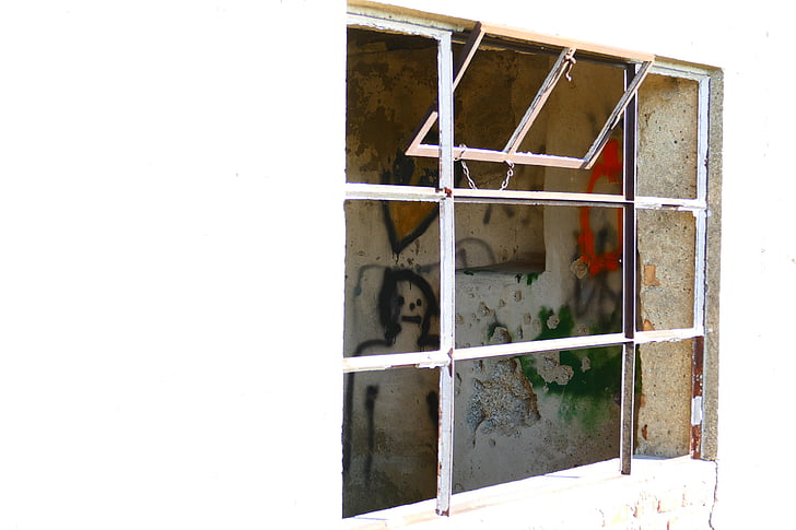 finestra, vidre, trencat, destruïda, graffiti, cara, vell