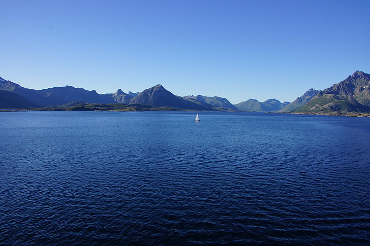 Lofoten, Norvégia, tenger, vitorlás hajó, Hurtigruten, Scenics, hegyi