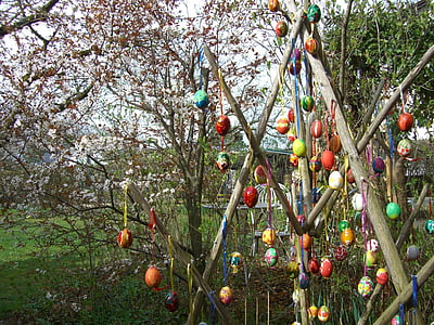 árbol de Pascua, huevos de Pascua, Semana Santa, colorido, tres corredores de cabra, marco de madera, ficha de heno