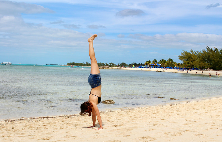 pludmale, Bahamu salas, handstand, jūra, okeāns, smilts, brīvdienas