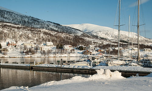 Norveç, Lapland, Tromso, fiyort, tekneler, bağlantı noktası