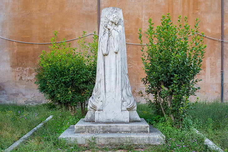 sculpture, aventijskij hill, rome, italy