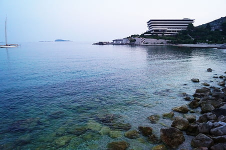 Kupari, Dubrovnik, Hrvatska, Hoteli, napuštena, uništen, rata