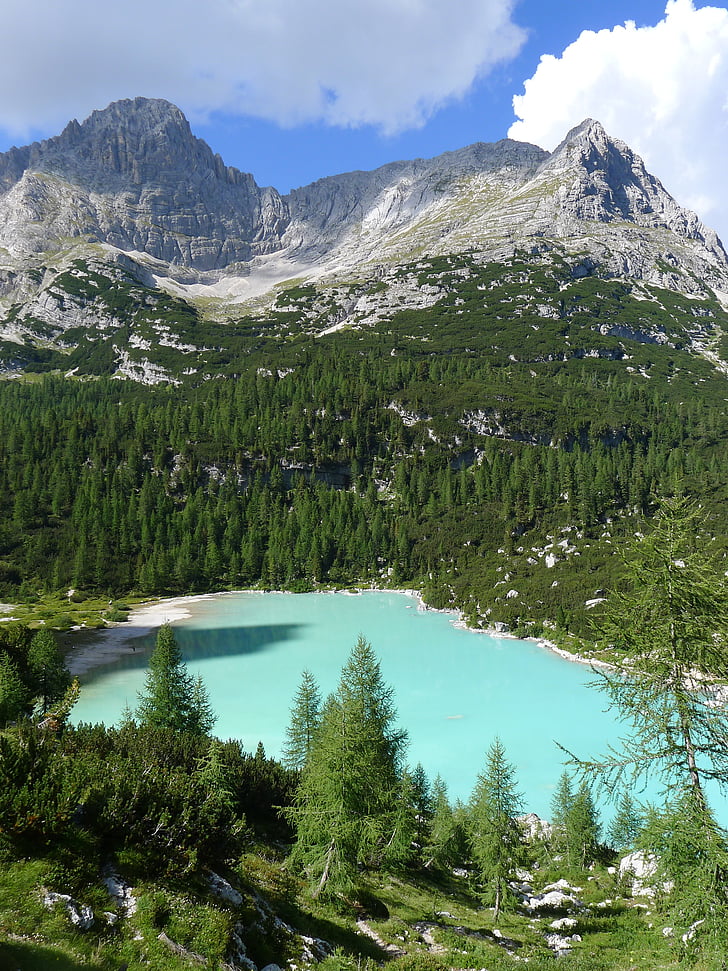 Bergsee, Sorapis lake - Sydtyrolen, turkost vatten, naturlandskap