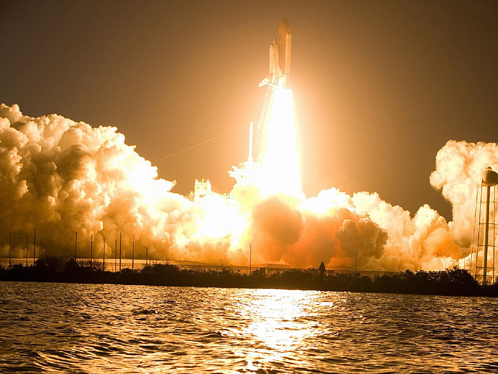 Discovery space shuttle, LIFTOFF, lansarea, zbor, astronaut, racheta, noapte